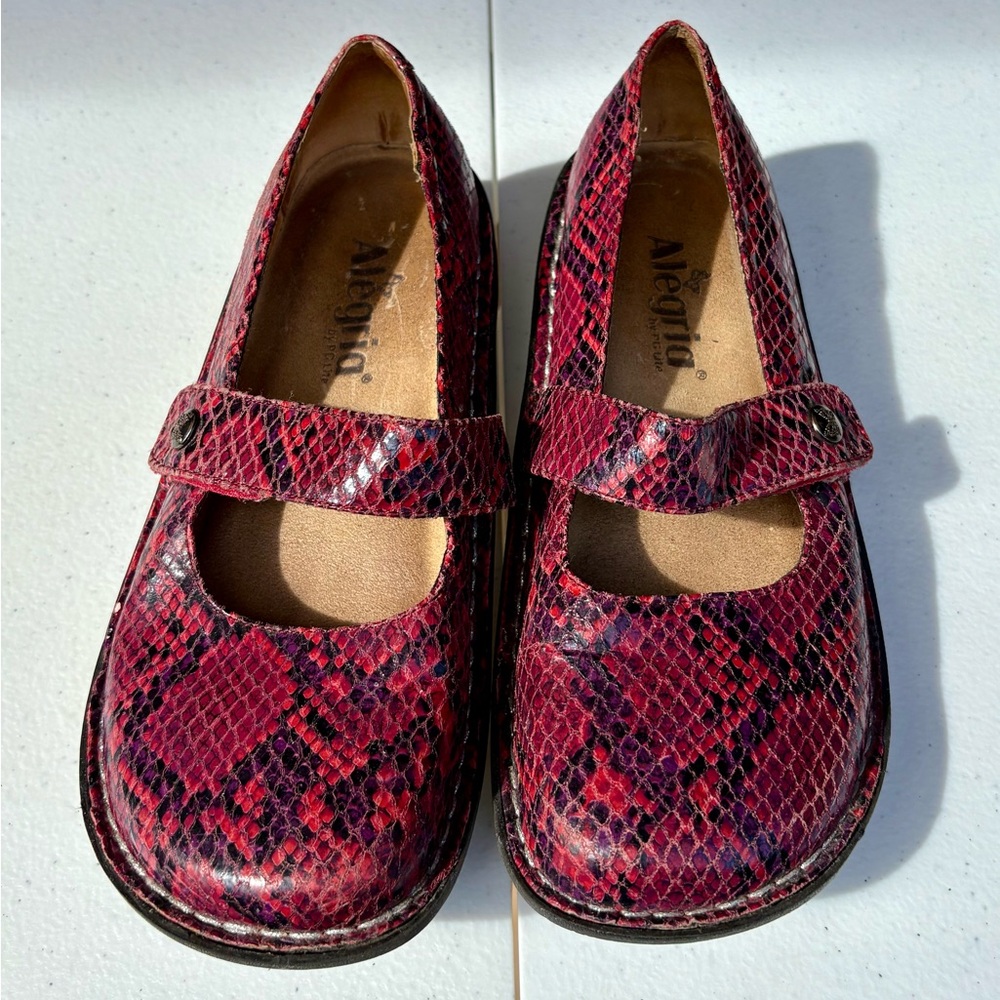 Alegria Mary Jane Red Leather Snakeskin Pattern Size 37 EUC . US 7-7.5 - Picture 3 of 14